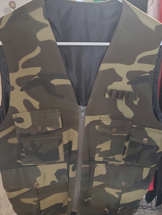 Tops - Camouflage Vest ptp 21"